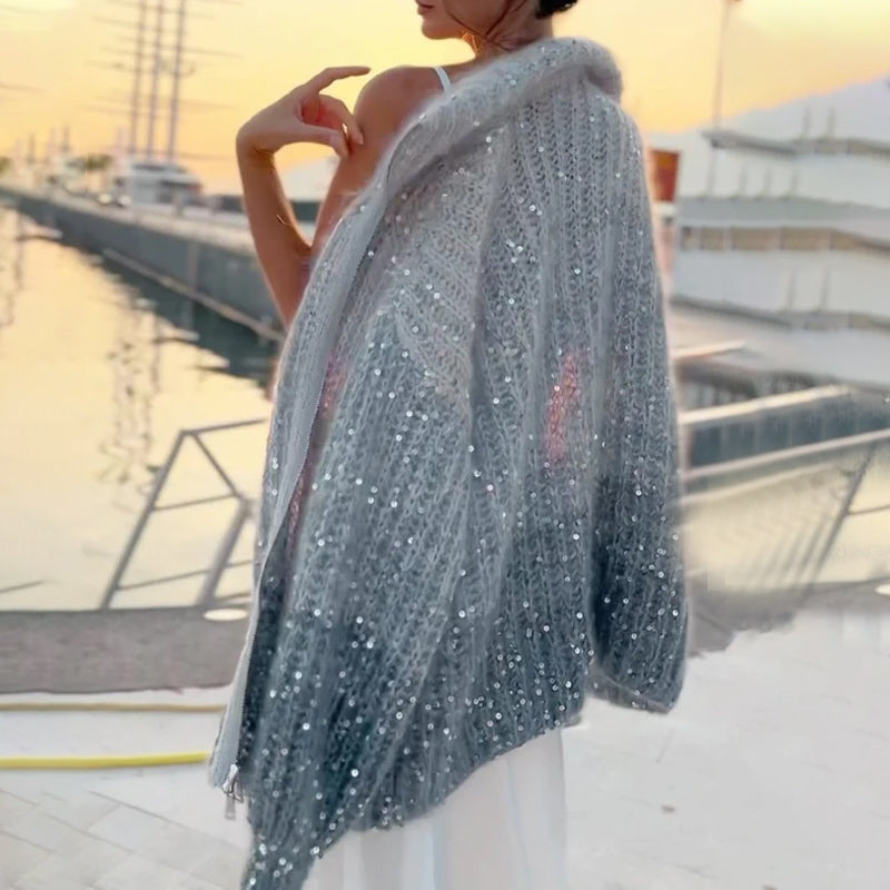 Tröja i stickad kvalitet med enhetliga paljetter