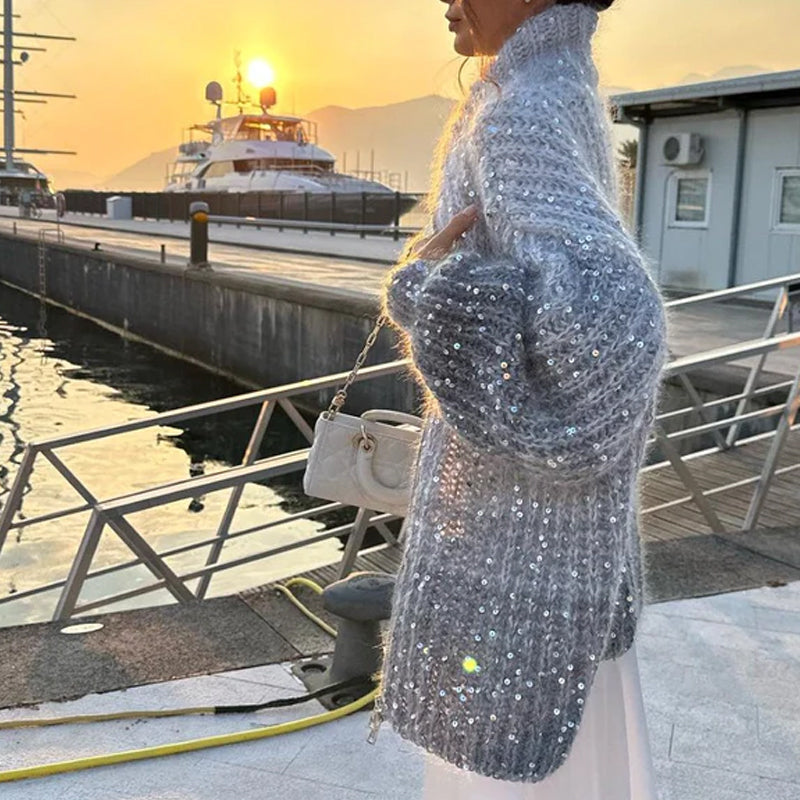 Tröja i stickad kvalitet med enhetliga paljetter